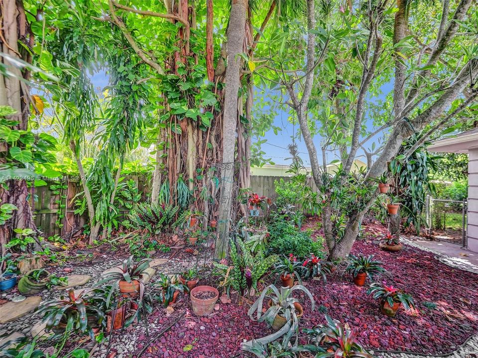 Recently Sold: $769,900 (4 beds, 3 baths, 2694 Square Feet)