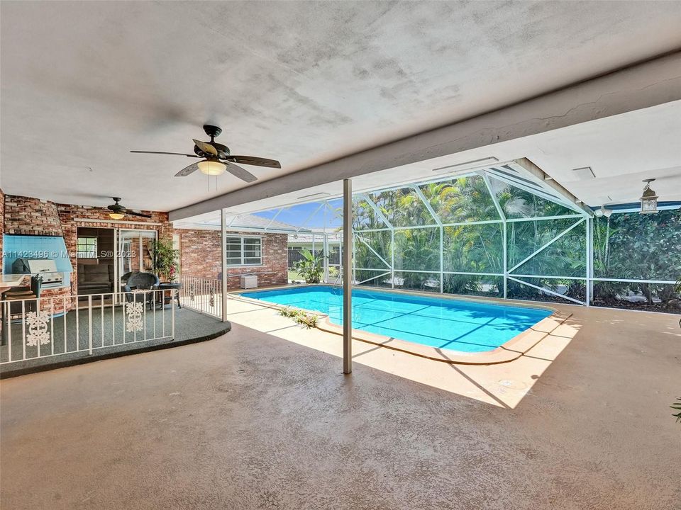 Recently Sold: $769,900 (4 beds, 3 baths, 2694 Square Feet)