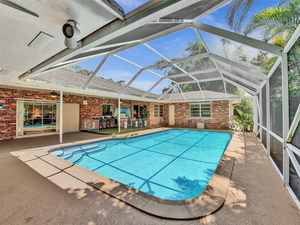 Recently Sold: $769,900 (4 beds, 3 baths, 2694 Square Feet)