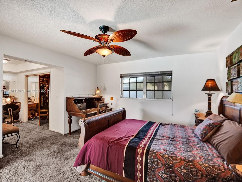 Recently Sold: $769,900 (4 beds, 3 baths, 2694 Square Feet)