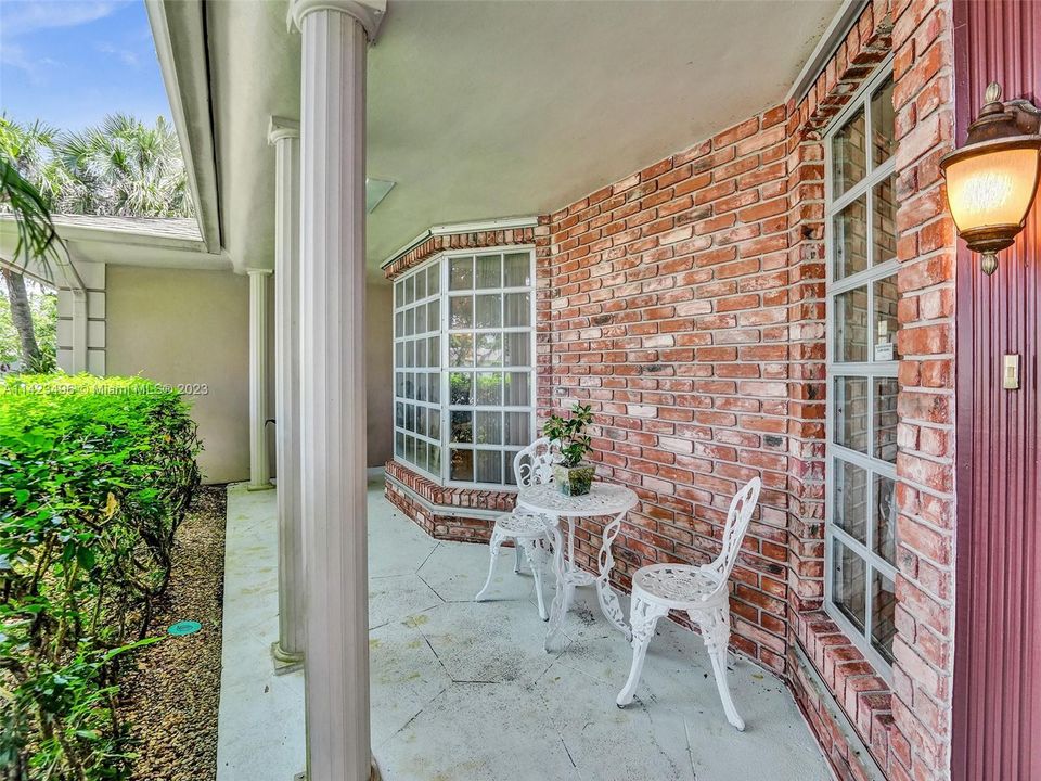 Recently Sold: $769,900 (4 beds, 3 baths, 2694 Square Feet)