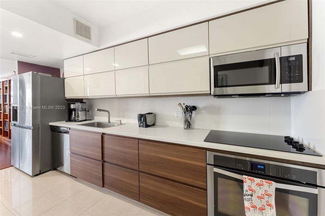 Недавно продано: $519,000 (2 спален, 2 ванн, 1330 Квадратных фут)