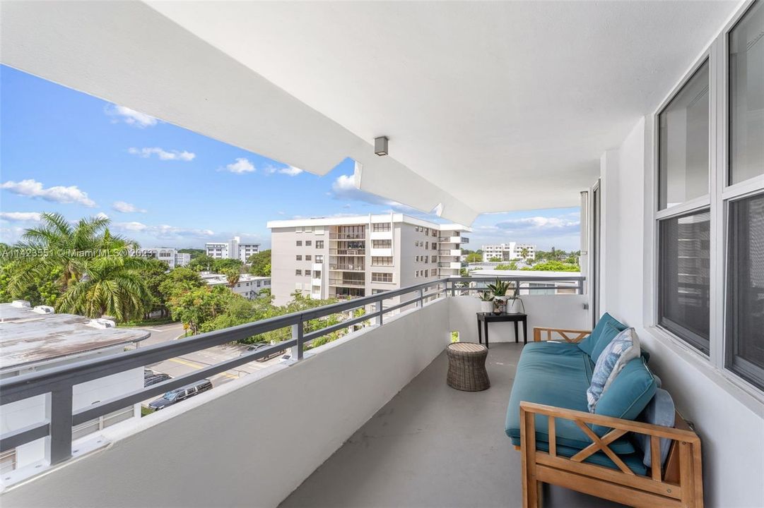 Недавно продано: $519,000 (2 спален, 2 ванн, 1330 Квадратных фут)