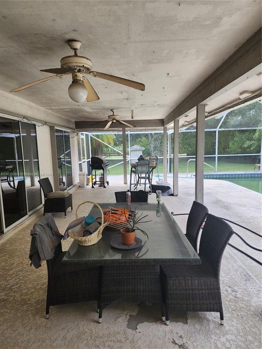 For Sale: $849,000 (4 beds, 2 baths, 2554 Square Feet)