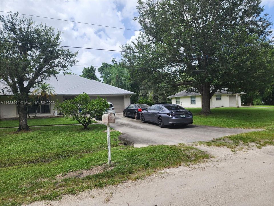 For Sale: $849,000 (4 beds, 2 baths, 2554 Square Feet)