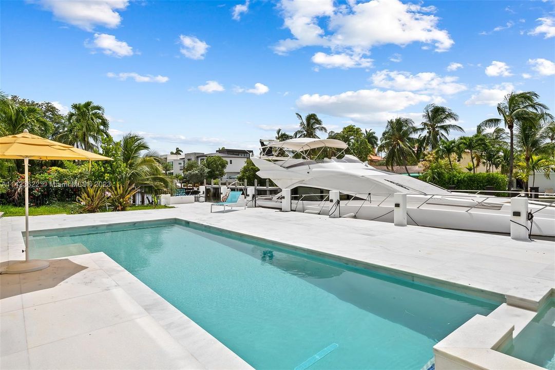 For Sale: $9,995,000 (8 beds, 8 baths, 8880 Square Feet)