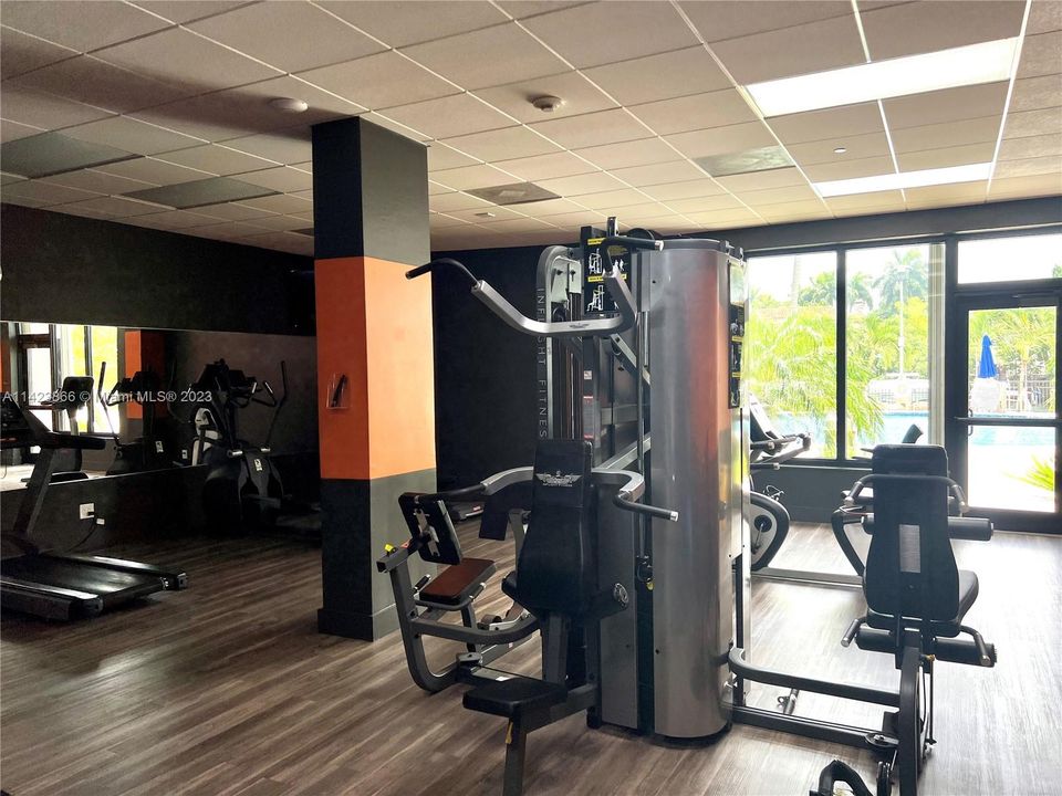 Недавно арендовано: $2,800 (1 спален, 1 ванн, 880 Квадратных фут)