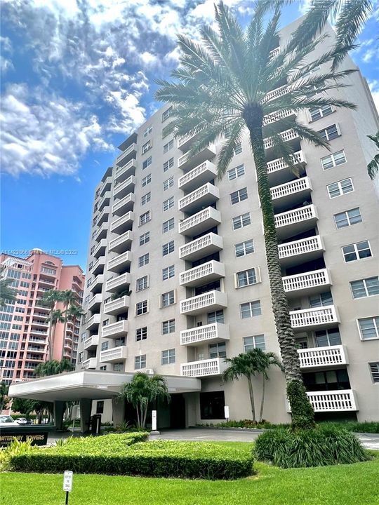 Недавно арендовано: $2,800 (1 спален, 1 ванн, 880 Квадратных фут)