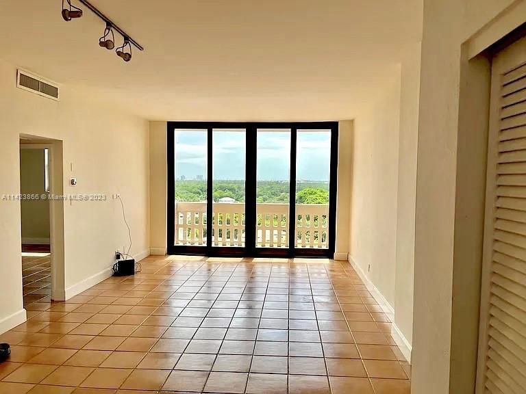 Недавно арендовано: $2,800 (1 спален, 1 ванн, 880 Квадратных фут)