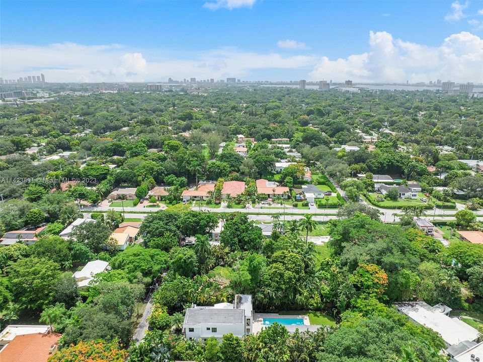 Vendido Recientemente: $2,749,000 (4 camas, 3 baños, 3038 Pies cuadrados)