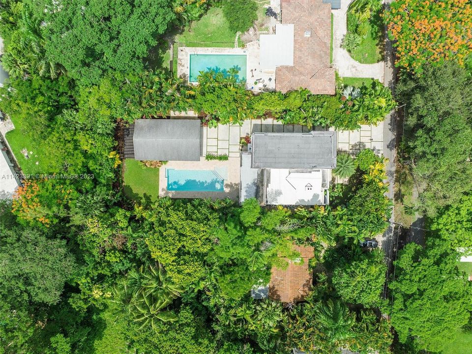 Vendido Recientemente: $2,749,000 (4 camas, 3 baños, 3038 Pies cuadrados)