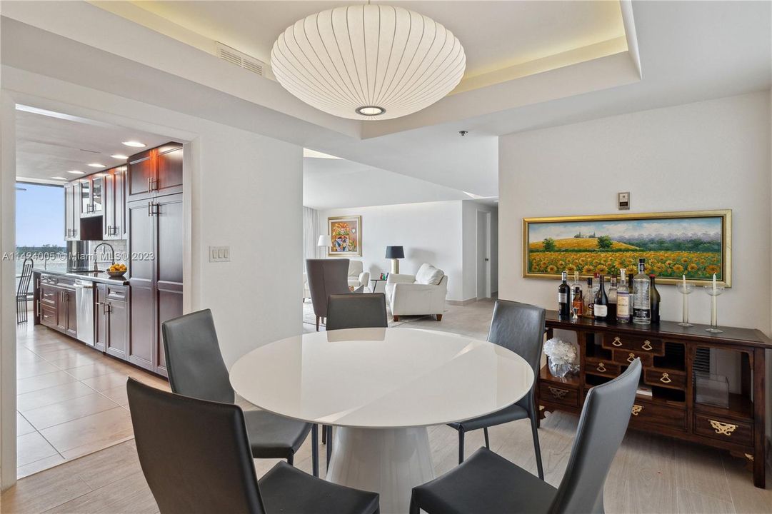Recently Sold: $1,250,000 (2 beds, 2 baths, 1795 Square Feet)