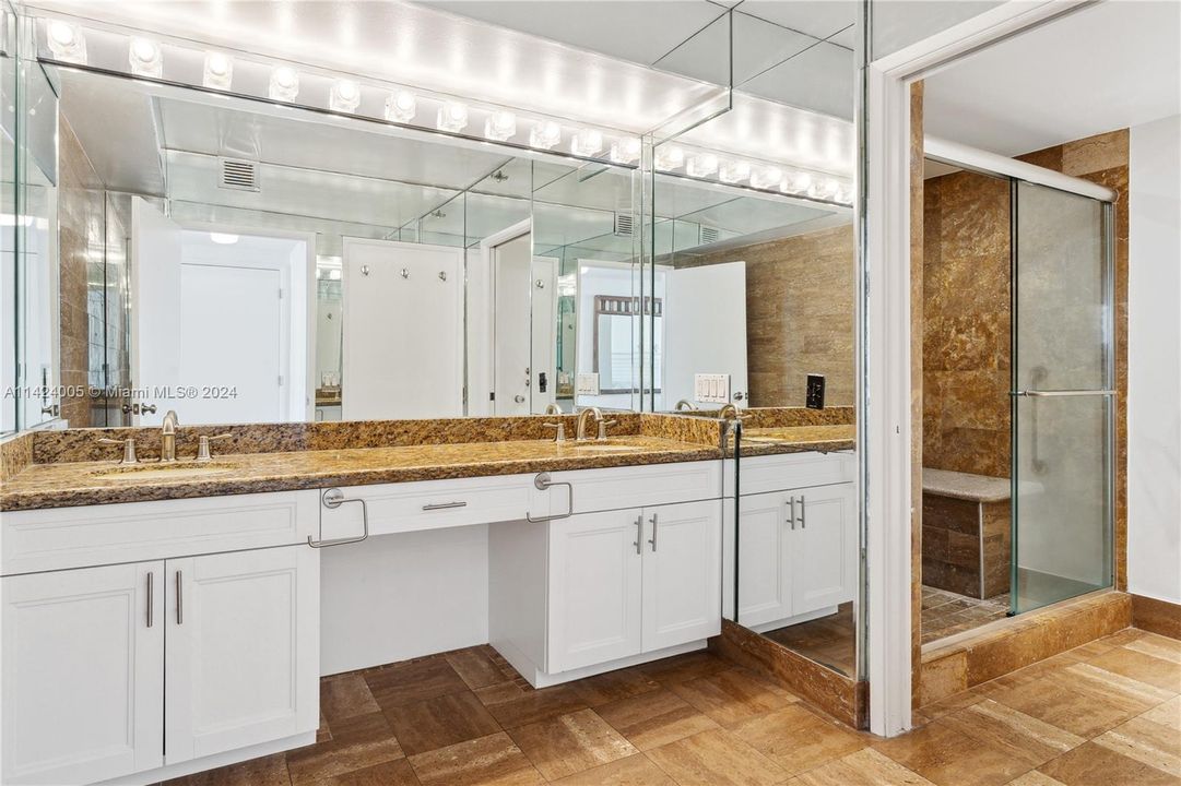 Recently Sold: $1,250,000 (2 beds, 2 baths, 1795 Square Feet)