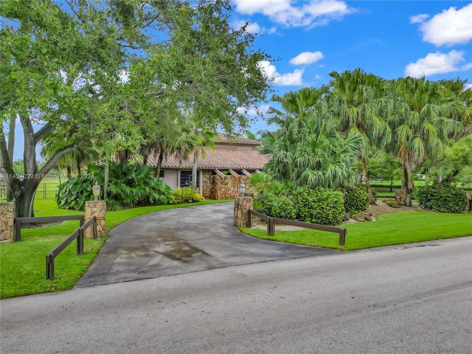 For Sale: $4,750,000 (4 beds, 3 baths, 5165 Square Feet)