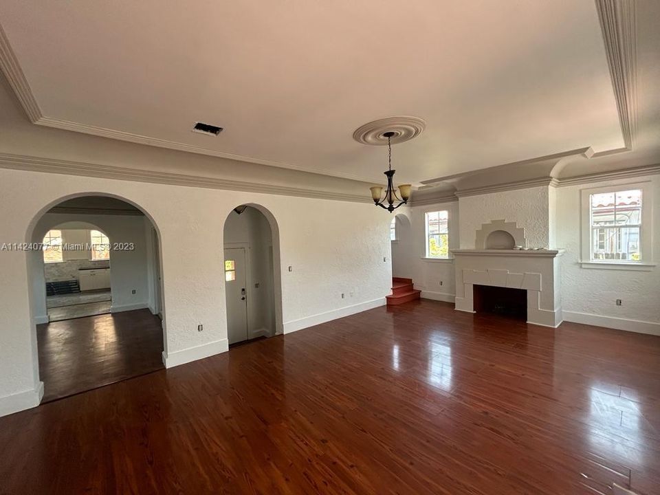 Недавно арендовано: $3,800 (5 спален, 2 ванн, 3588 Квадратных фут)