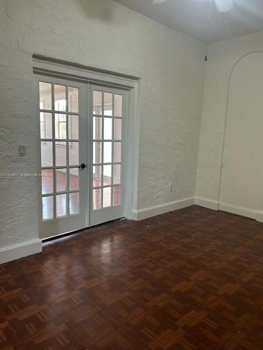 Недавно арендовано: $3,800 (5 спален, 2 ванн, 3588 Квадратных фут)