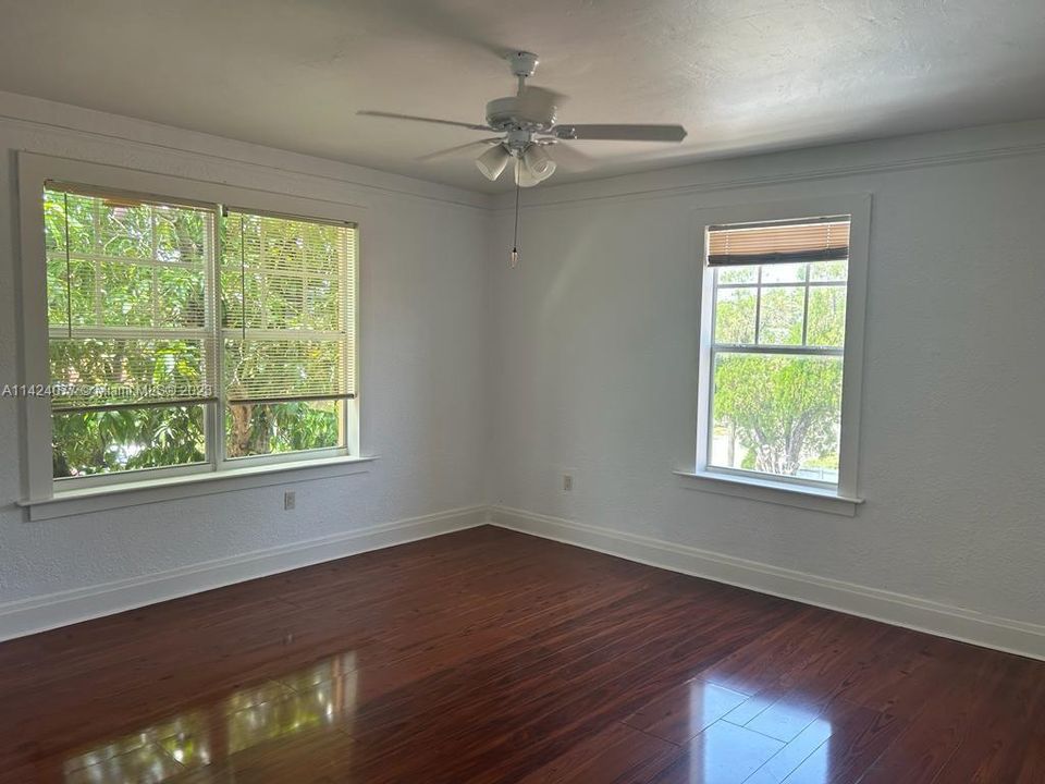 Недавно арендовано: $3,800 (5 спален, 2 ванн, 3588 Квадратных фут)