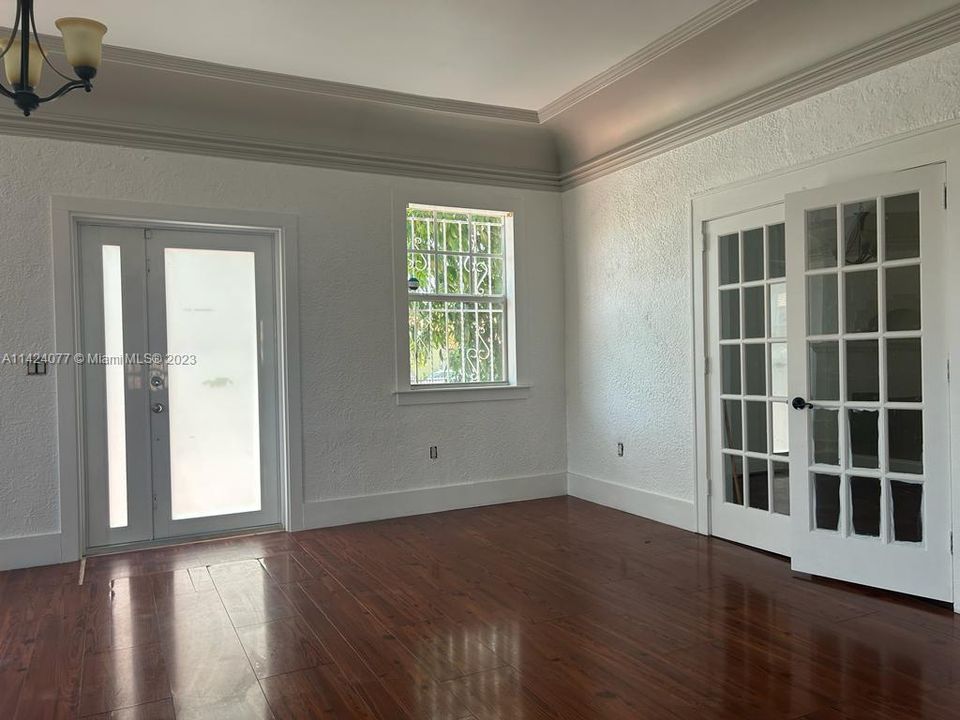 Недавно арендовано: $3,800 (5 спален, 2 ванн, 3588 Квадратных фут)