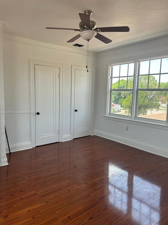 Недавно арендовано: $3,800 (5 спален, 2 ванн, 3588 Квадратных фут)