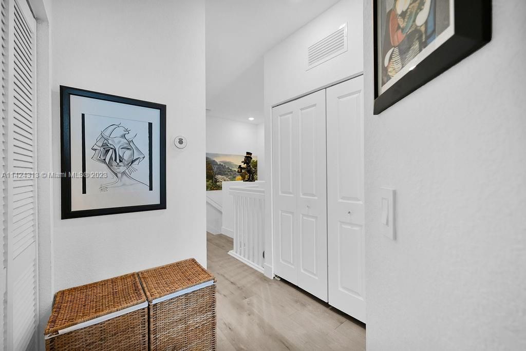 最近售出: $669,000 (4 贝兹, 2 浴室, 1920 平方英尺)