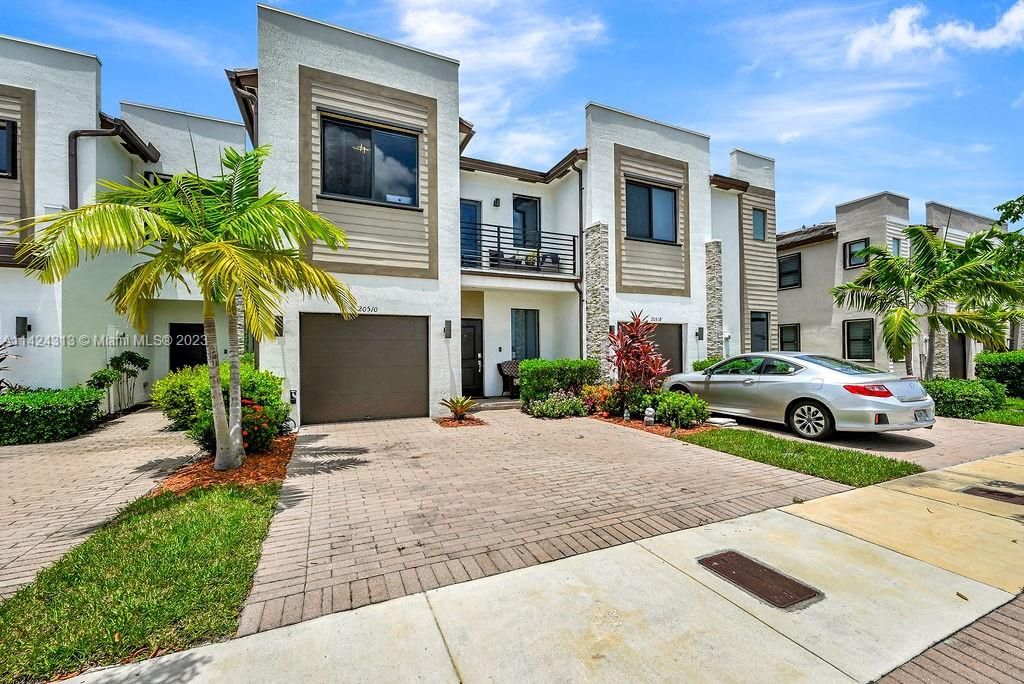 Active With Contract: $669,000 (4 beds, 2 baths, 1920 Square Feet)