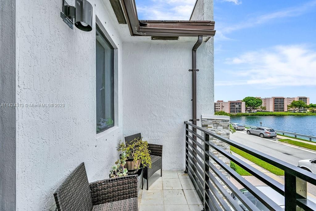 最近售出: $669,000 (4 贝兹, 2 浴室, 1920 平方英尺)