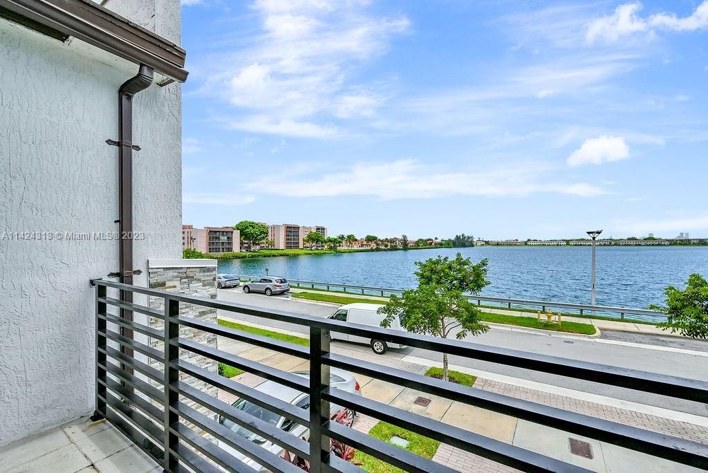 Active With Contract: $669,000 (4 beds, 2 baths, 1920 Square Feet)
