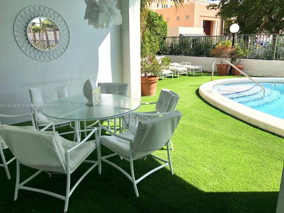 Recently Rented: $3,450 (2 beds, 2 baths, 1165 Square Feet)