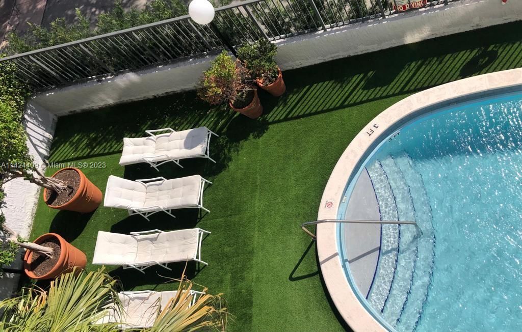 Recently Rented: $3,450 (2 beds, 2 baths, 1165 Square Feet)