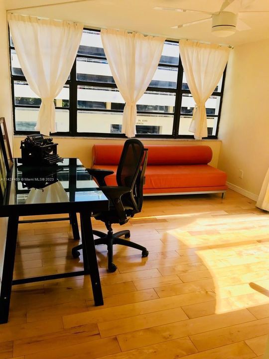 Recently Rented: $3,450 (2 beds, 2 baths, 1165 Square Feet)