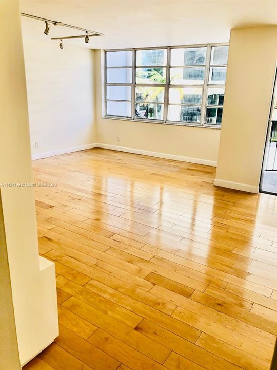 Recently Rented: $3,450 (2 beds, 2 baths, 1165 Square Feet)