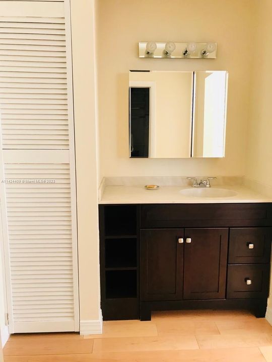 Recently Rented: $3,450 (2 beds, 2 baths, 1165 Square Feet)