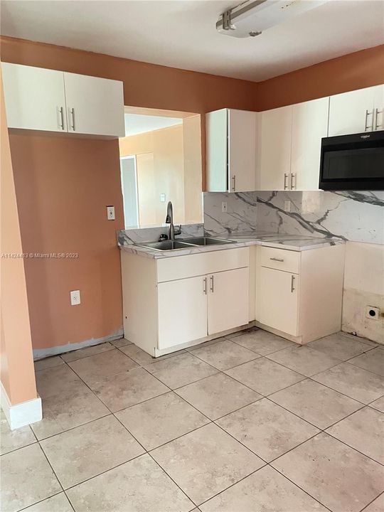 Recently Sold: $425,000 (3 beds, 1 baths, 1604 Square Feet)