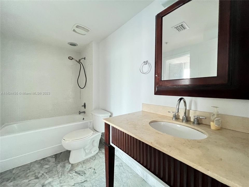 Recently Rented: $2,700 (1 beds, 1 baths, 706 Square Feet)