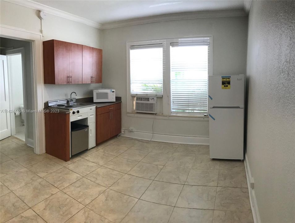 Recently Rented: $1,100 (1 beds, 1 baths, 255 Square Feet)