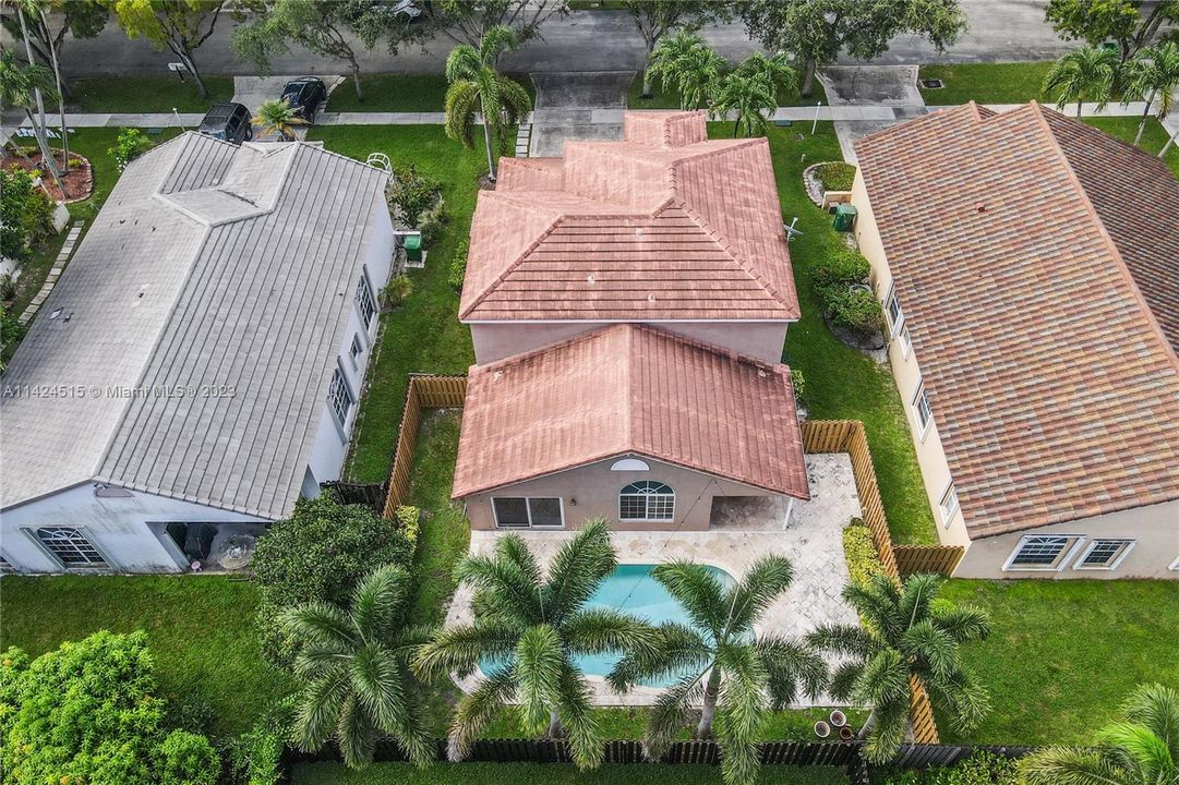 Recently Sold: $798,500 (4 beds, 2 baths, 2237 Square Feet)