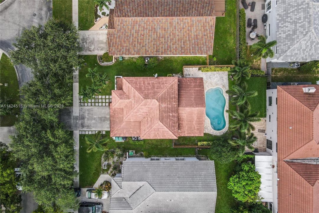 Recently Sold: $798,500 (4 beds, 2 baths, 2237 Square Feet)