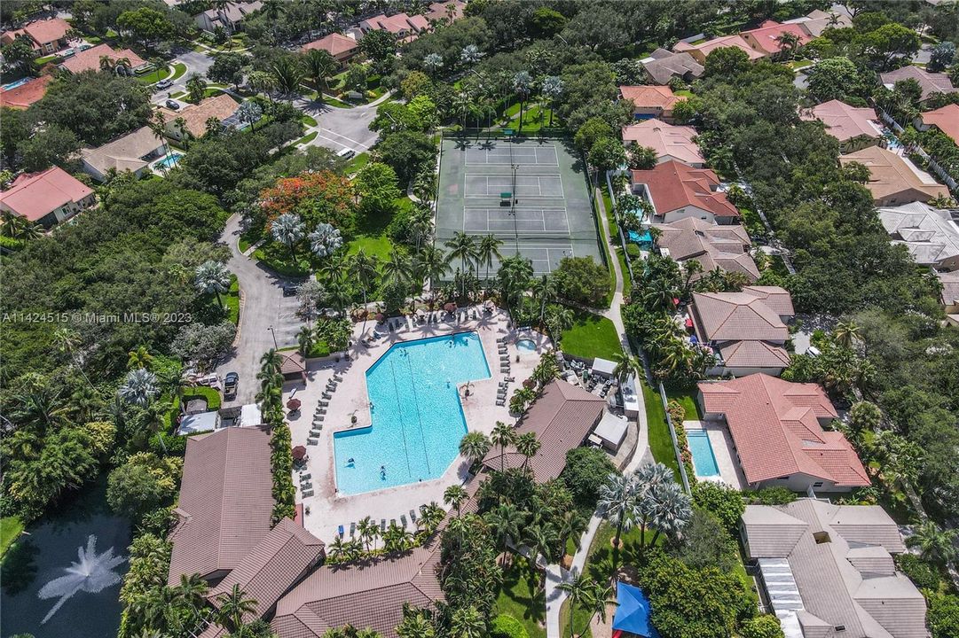 Community pool & clubhouse.