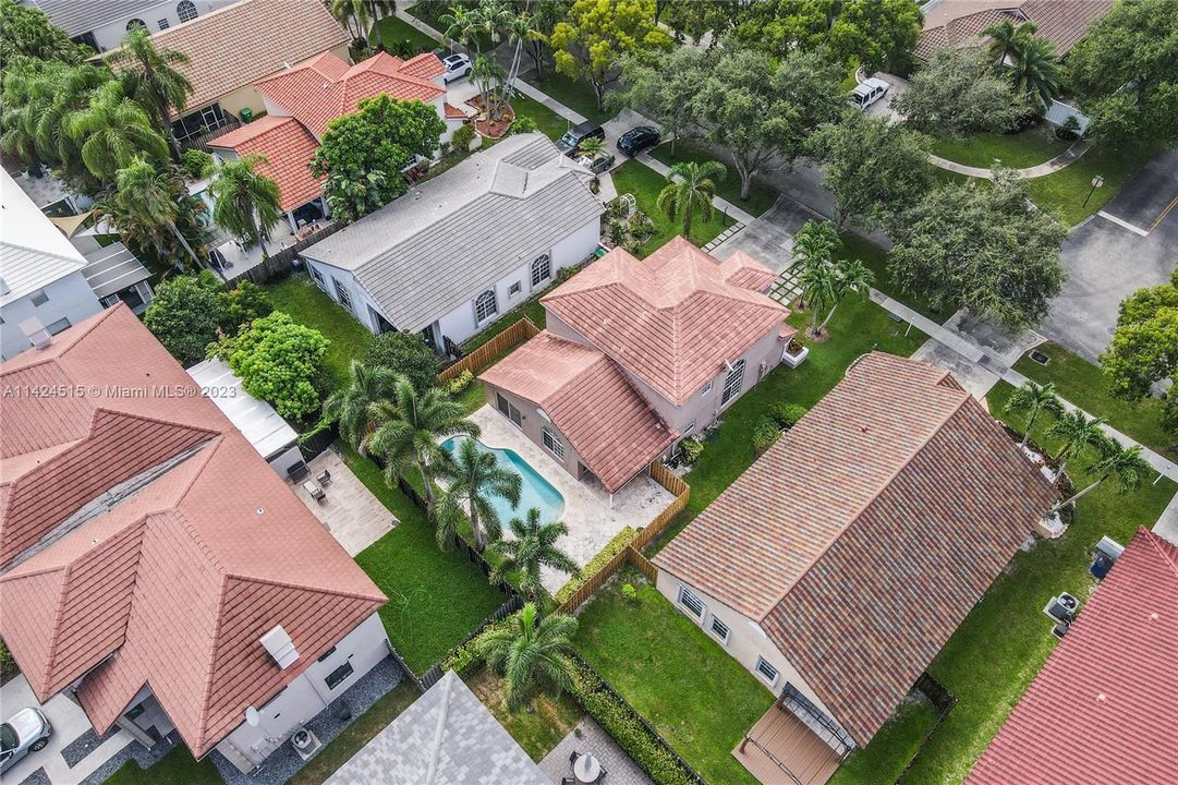 Recently Sold: $798,500 (4 beds, 2 baths, 2237 Square Feet)