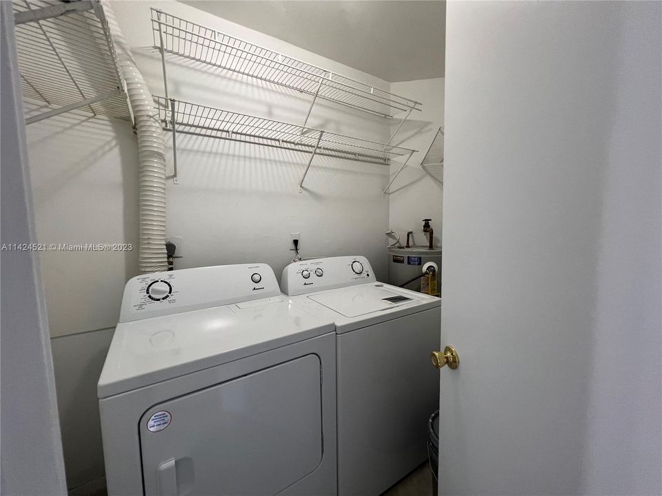 最近租的: $2,400 (2 贝兹, 2 浴室, 1000 平方英尺)