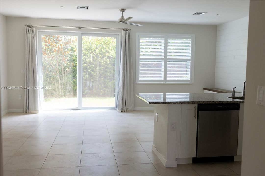 Недавно арендовано: $3,200 (3 спален, 2 ванн, 1770 Квадратных фут)