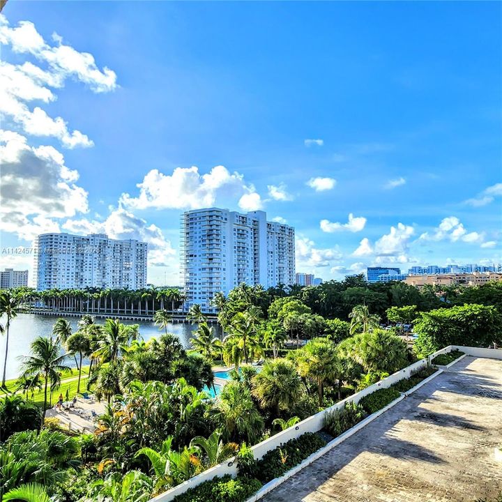 Recently Sold: $289,500 (2 beds, 2 baths, 1210 Square Feet)