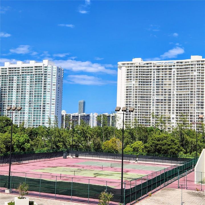 Recently Sold: $289,500 (2 beds, 2 baths, 1210 Square Feet)