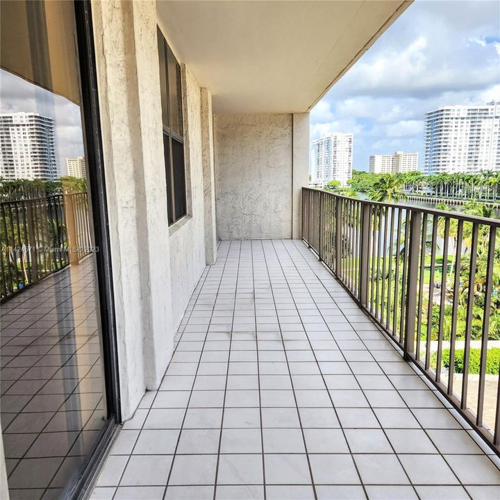 Recently Sold: $289,500 (2 beds, 2 baths, 1210 Square Feet)