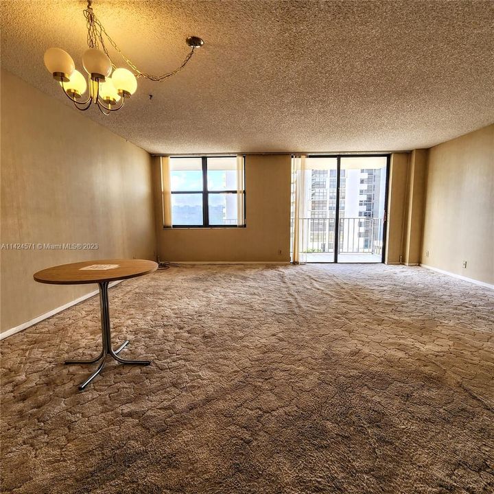 Recently Sold: $289,500 (2 beds, 2 baths, 1210 Square Feet)