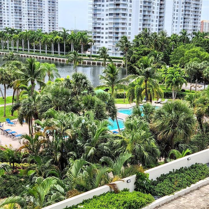 Recently Sold: $289,500 (2 beds, 2 baths, 1210 Square Feet)