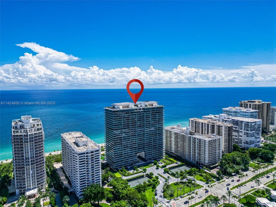 Recently Sold: $5,650,000 (2 beds, 3 baths, 2019 Square Feet)