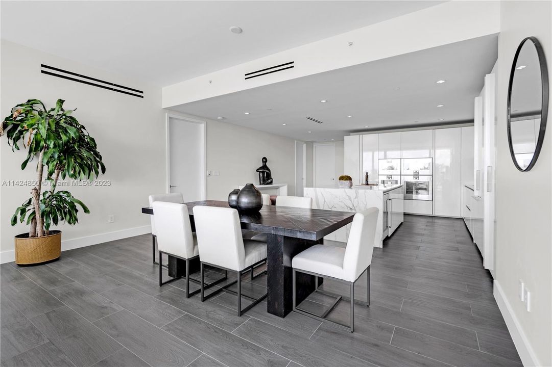 Recently Sold: $5,650,000 (2 beds, 3 baths, 2019 Square Feet)