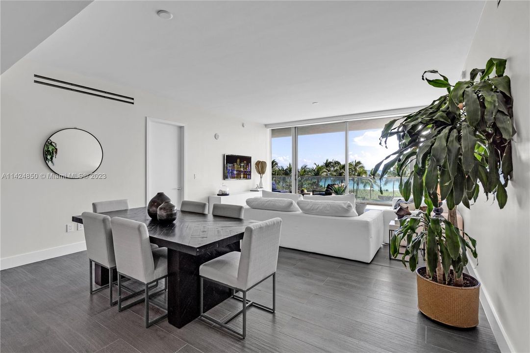 Recently Sold: $5,650,000 (2 beds, 3 baths, 2019 Square Feet)