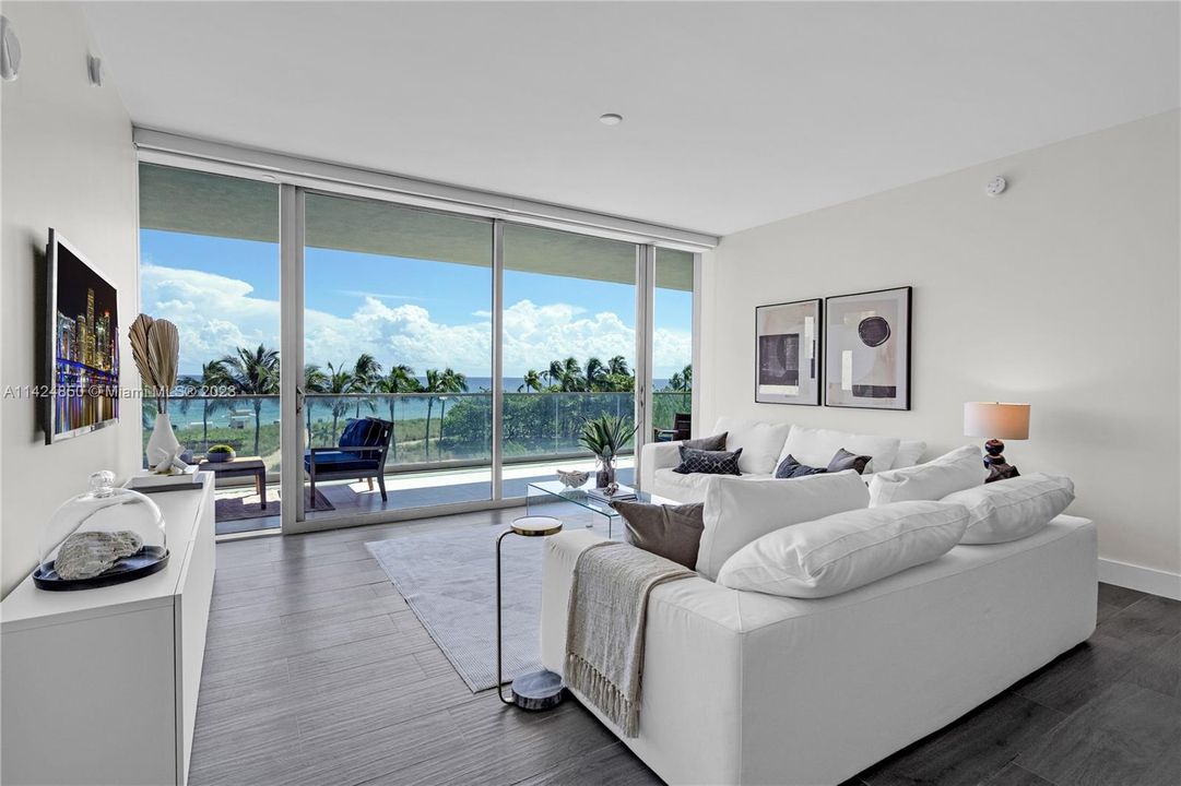 Recently Sold: $5,650,000 (2 beds, 3 baths, 2019 Square Feet)
